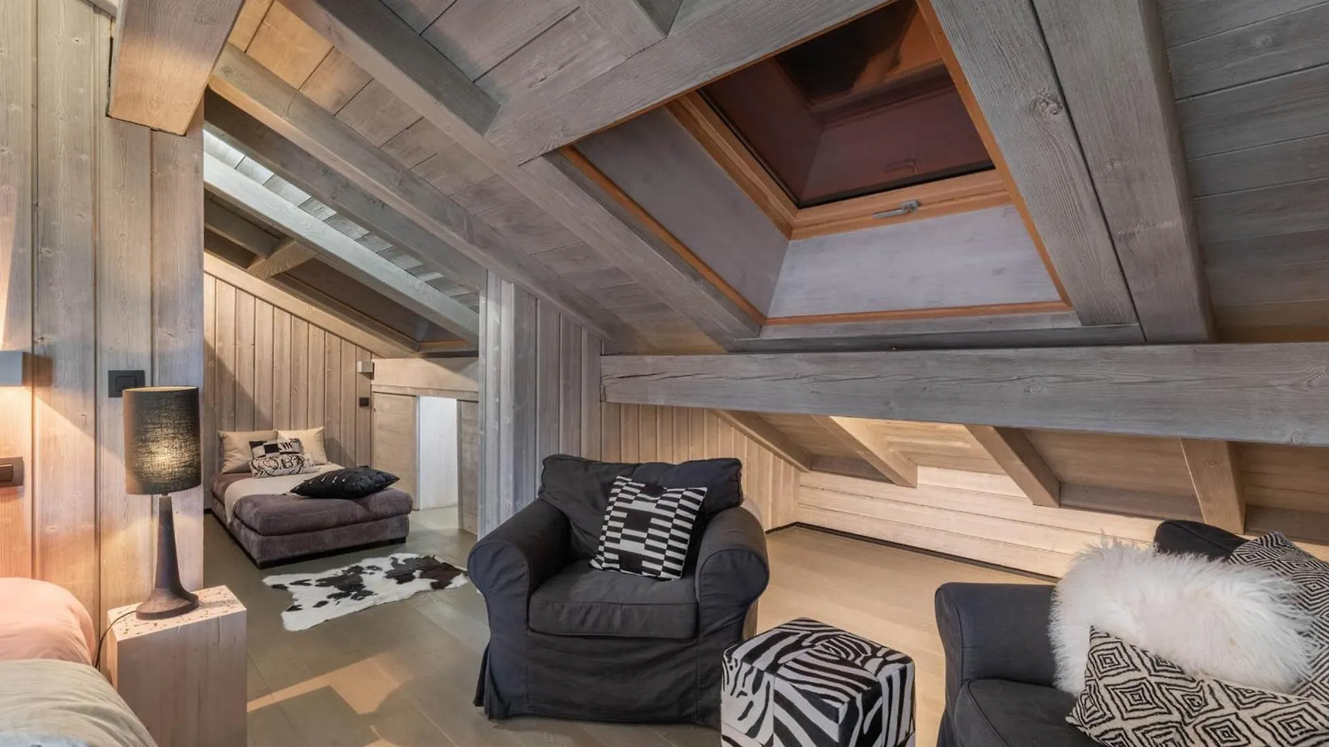 Luxueux Chalet 6 Chambres Avec Jacuzzi Et Home-Cinema A Megeve, Proche Centre - Fr-1-569-93  Megeve